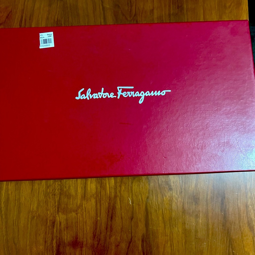 Salvatore Ferragamo Mandorla Calf, peep toe Silver heels.Size 9